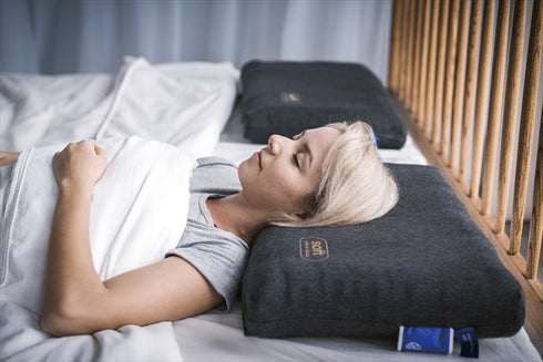 無重力枕キューブ スタンダード Cube01